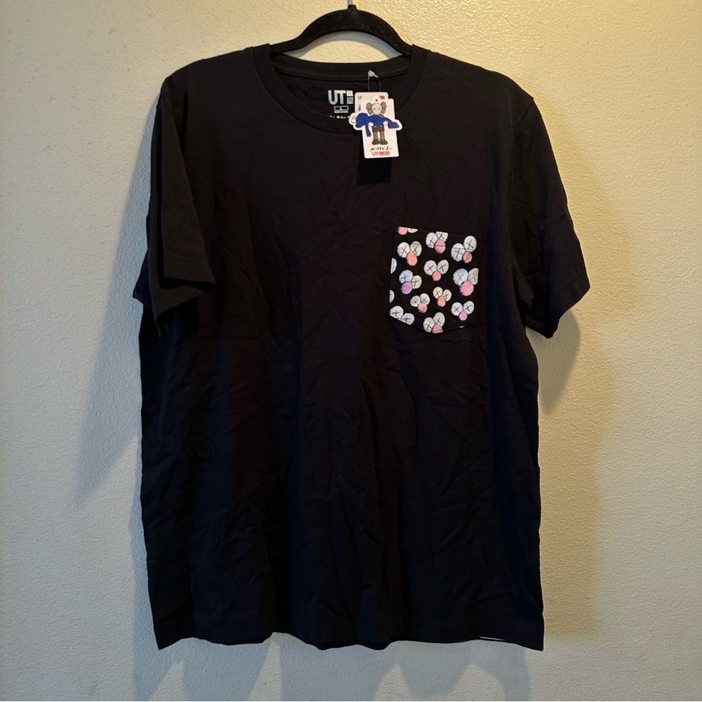 KAWS x Uniqlo Tshirt